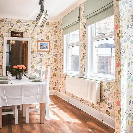 Дом отдыха Town House *